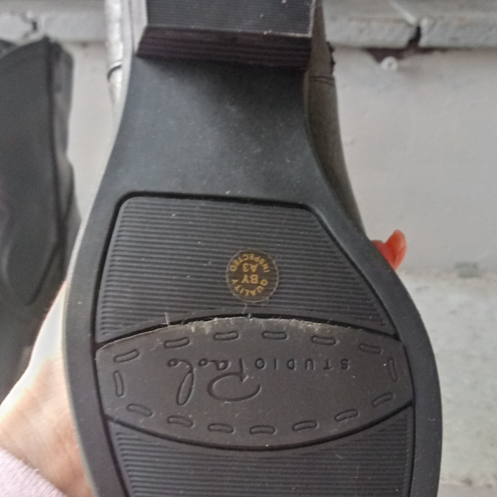 Boots - Picture 3 of 3